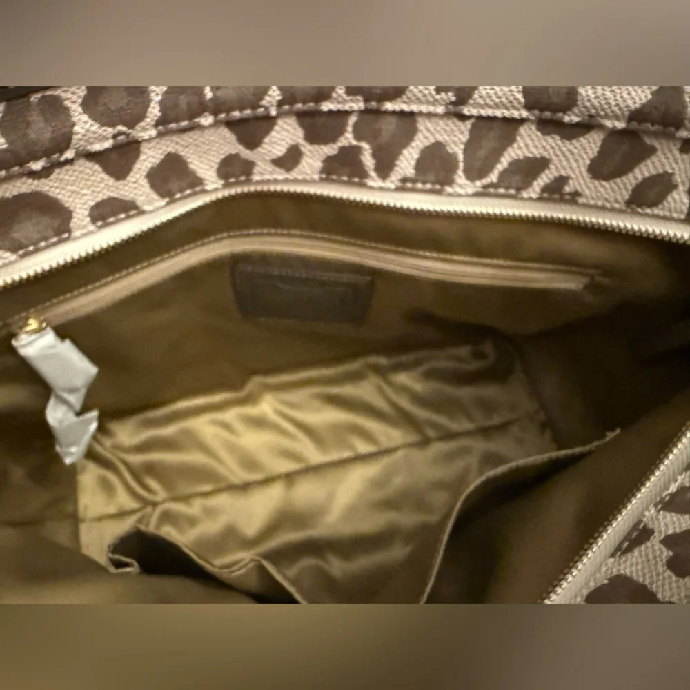 Coach light chestnut jaguar print canvas tote. NWT. - Picture 6 of 7
